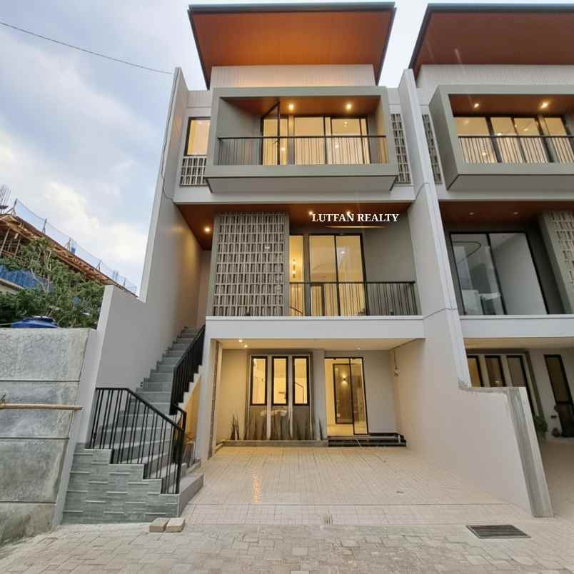 rumah modern kontemporer jagakarsa