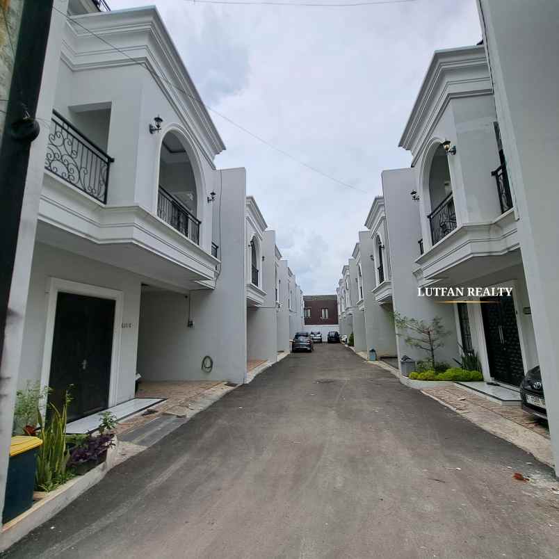 rumah modren minimalia jagakarsa