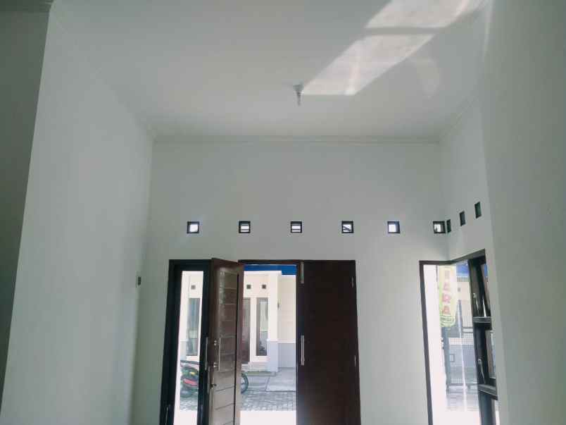 rumah murah siap huni dekat jogja kota parkir 3 mobil