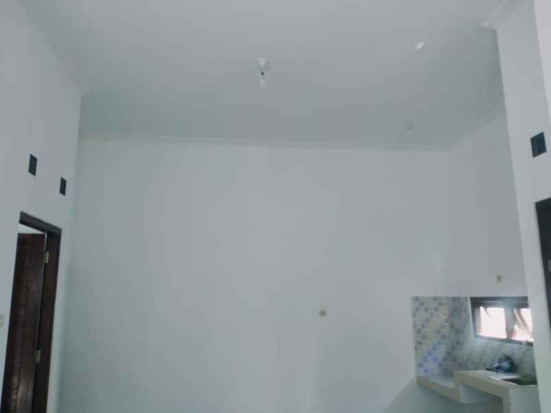 rumah murah siap huni dekat jogja kota parkir 3 mobil