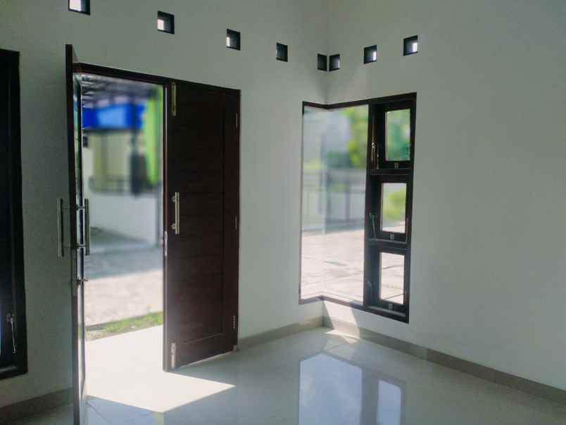 rumah murah siap huni dekat jogja kota parkir 3 mobil