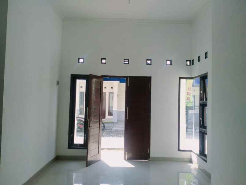 rumah murah siap huni dekat jogja kota parkir 3 mobil