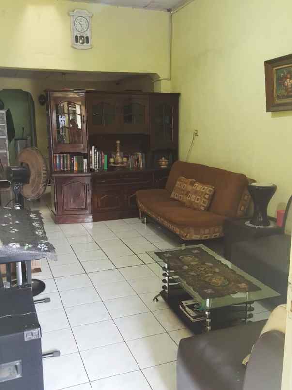 rumah perumnas jl kakaktua