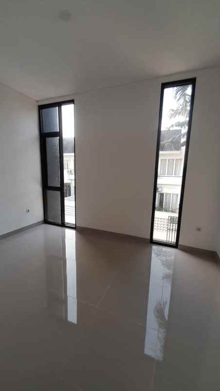 rumah siap huni diantara pondok cabe dan cinere