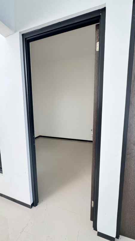 rumah sultan minimalis modern lokasi kepanjen malang