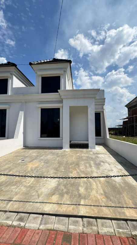 rumah sultan minimalis modern lokasi kepanjen malang
