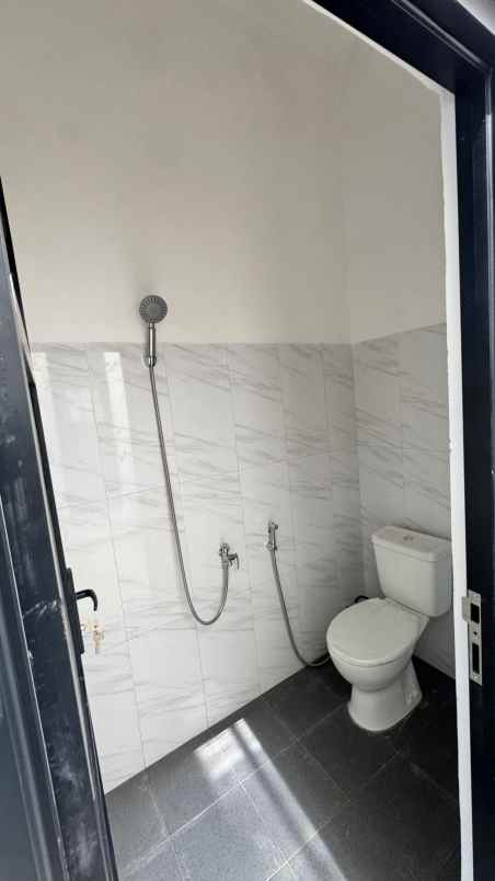 rumah sultan minimalis modern lokasi kepanjen malang