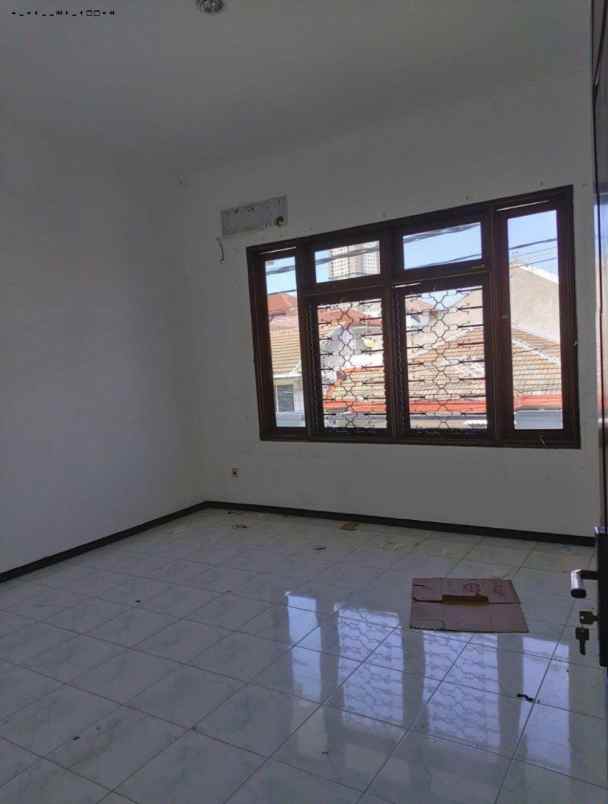 rumah sutorejo utara strategis pln 2200 watt