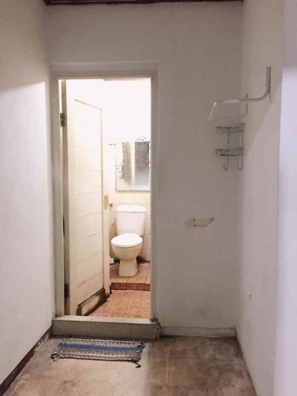 rumah tenang dan aman di komplek pesanggrahan permai