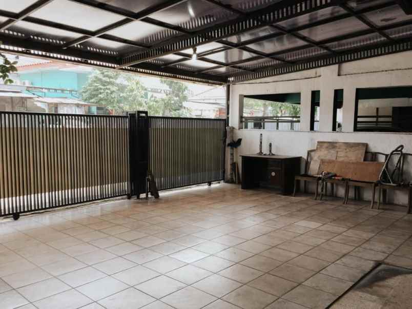 rumah tenang dan aman di komplek pesanggrahan permai