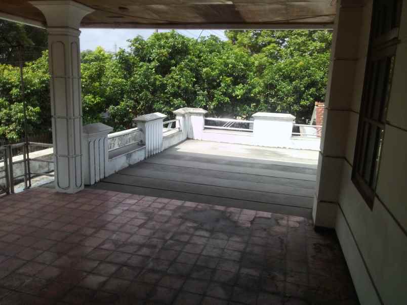 rumah tepi jalan dekat rumah