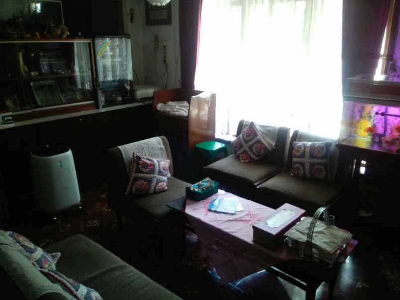 rumah tepi jalan dekat rumah