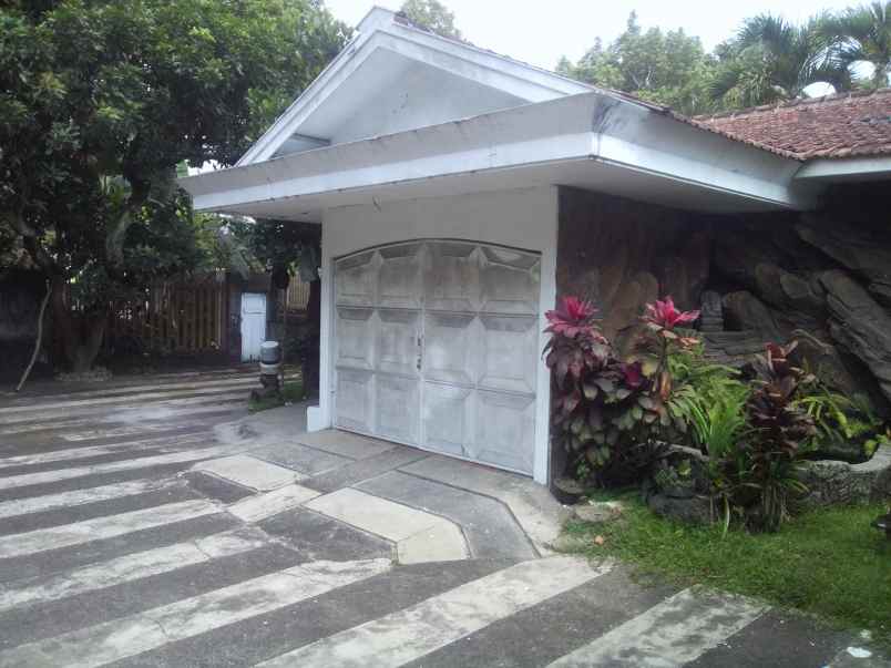 rumah tepi jalan dekat rumah