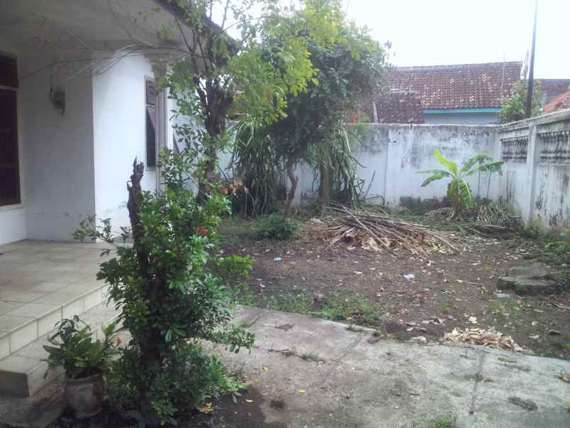 rumah tepi jalan warung dowo