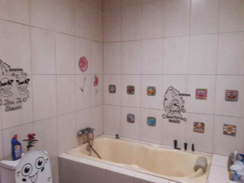 rumah tinggal di jalan surya sumantri dekat pasteur