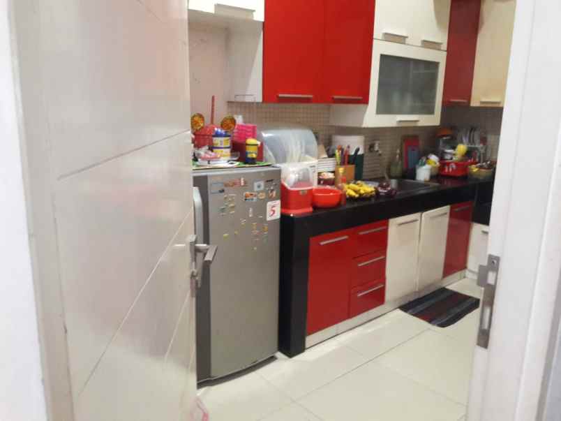 rumah tinggal di jalan surya sumantri dekat pasteur