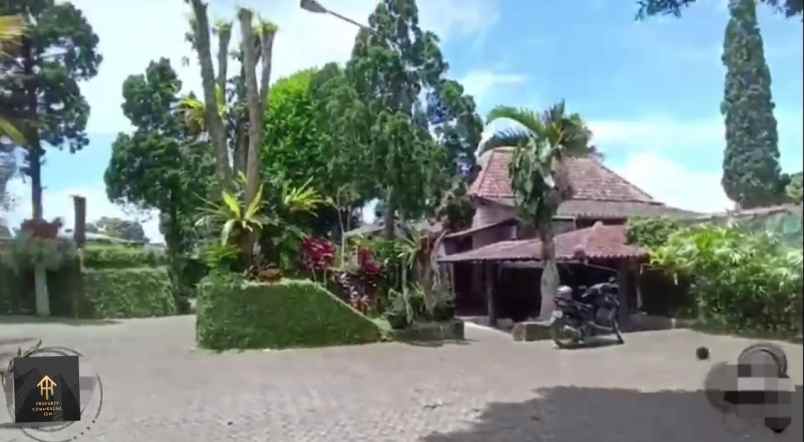 rumah villa luas di cihanjuang bandung barat