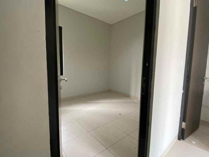 runah modern 2 lt strategis dekat grand wisata bekasi