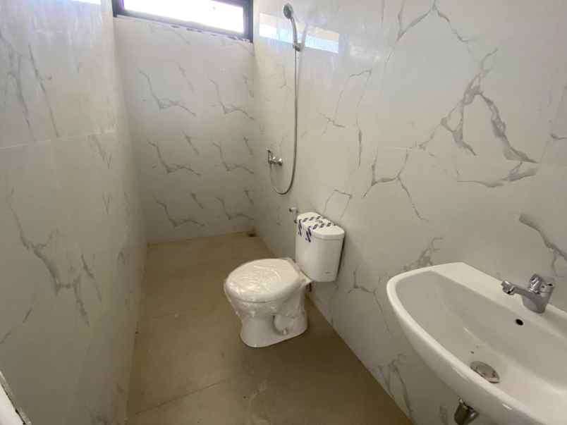 runah modern 2 lt strategis dekat grand wisata bekasi