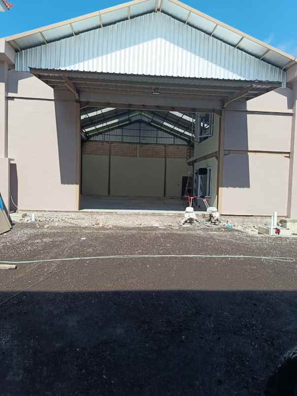 sewa gudang mahendradatta pilih per unit lokasi ramai