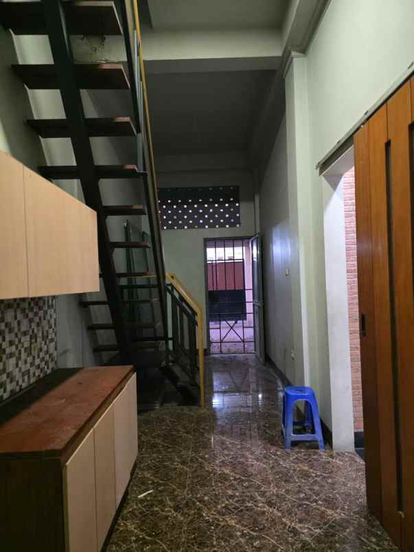sewa rumah kantor usaha dekat halim