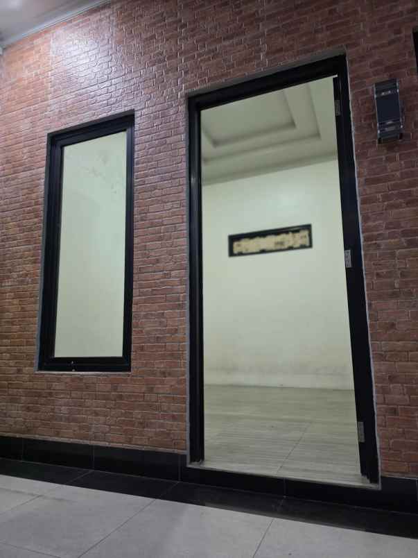 sewa rumah kantor usaha dekat halim