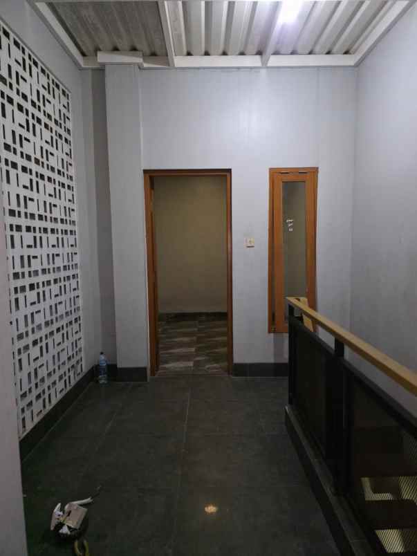 sewa rumah kantor usaha dekat halim