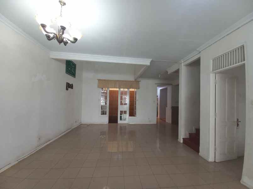 sewa rumah villa sentra raya citraland surabaya