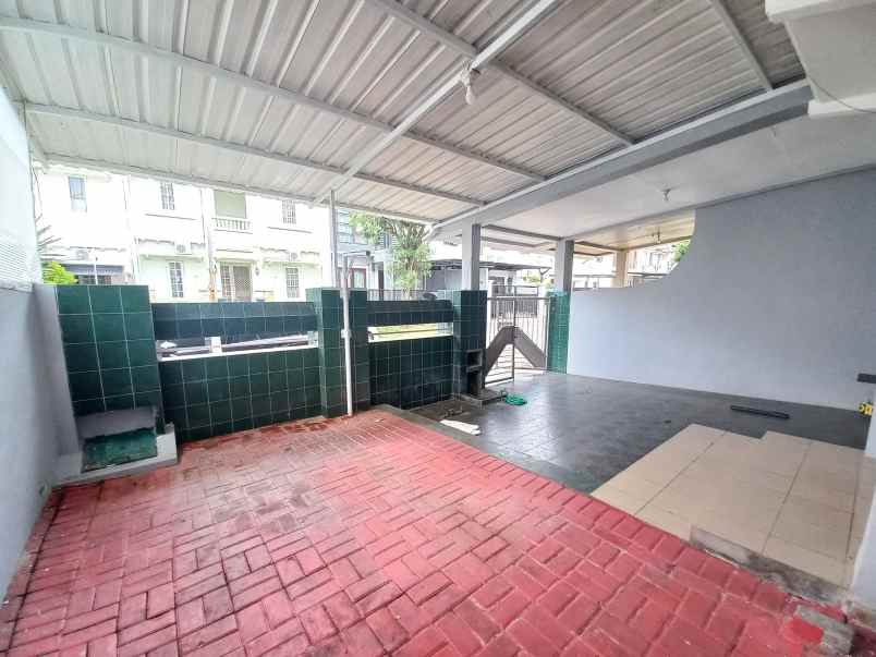 sewa rumah villa sentra raya citraland surabaya