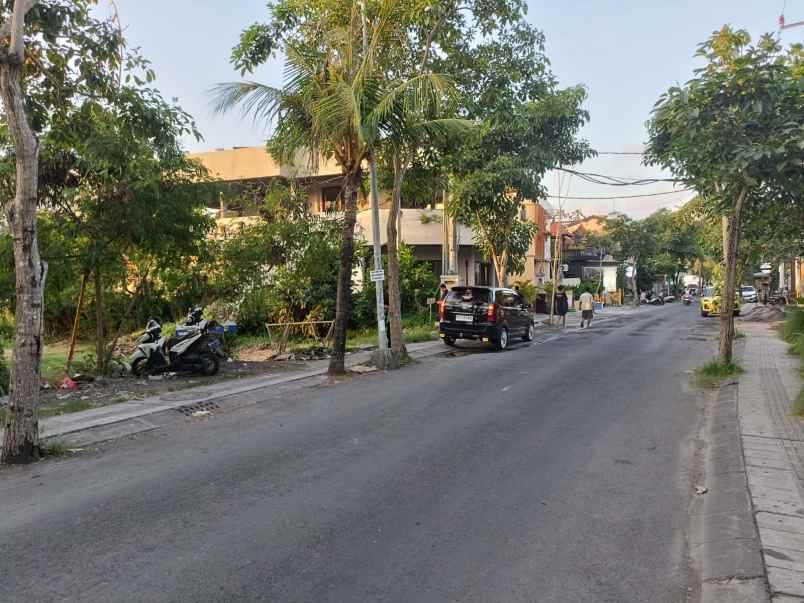 tanah zona pink di jalan utama pantai pererenan bali
