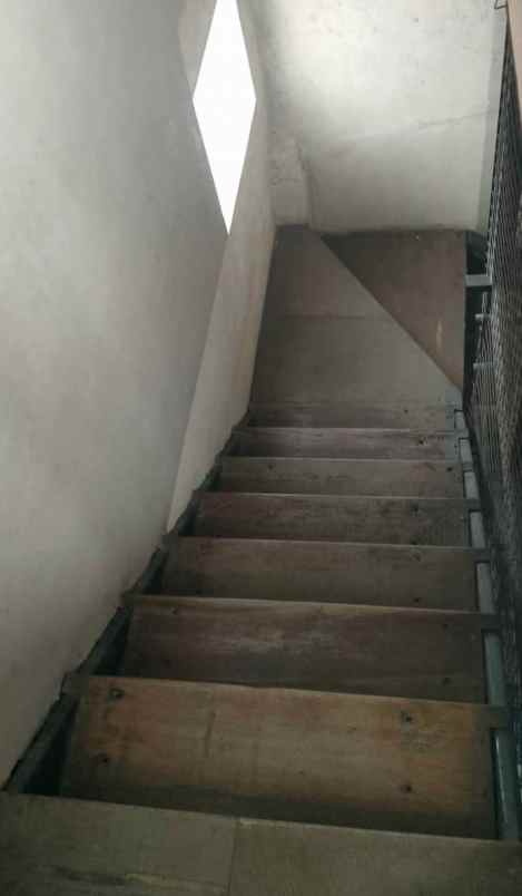 toko besi kusen alumunium