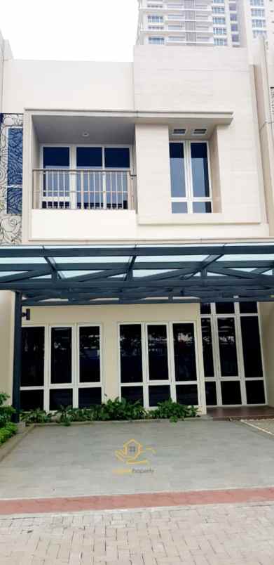 amala townhouse pondok indah unit corner