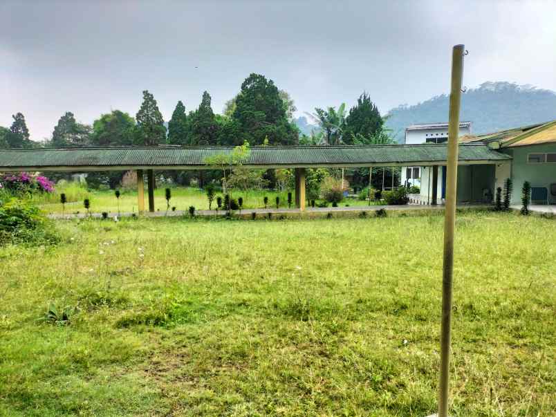 bangunan bekas pabrik dan gudang di gadog cianjur