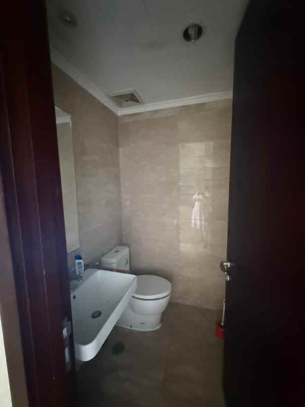 dijual apartemen apartemen menteng park jl