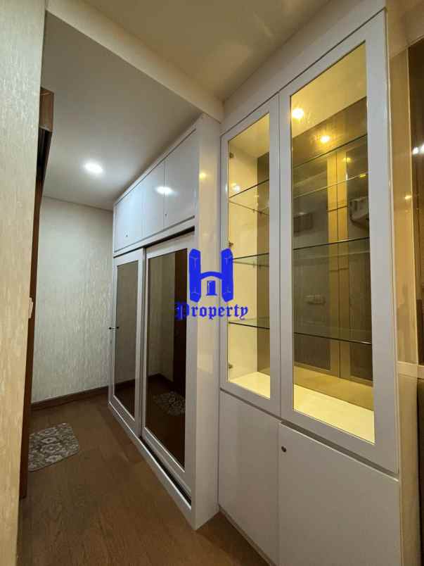 dijual apartemen the reiz condo jalan