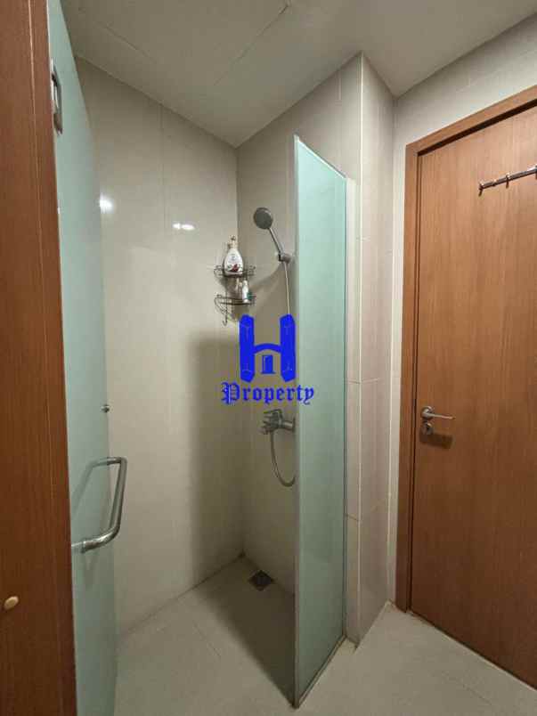 dijual apartemen the reiz condo jalan