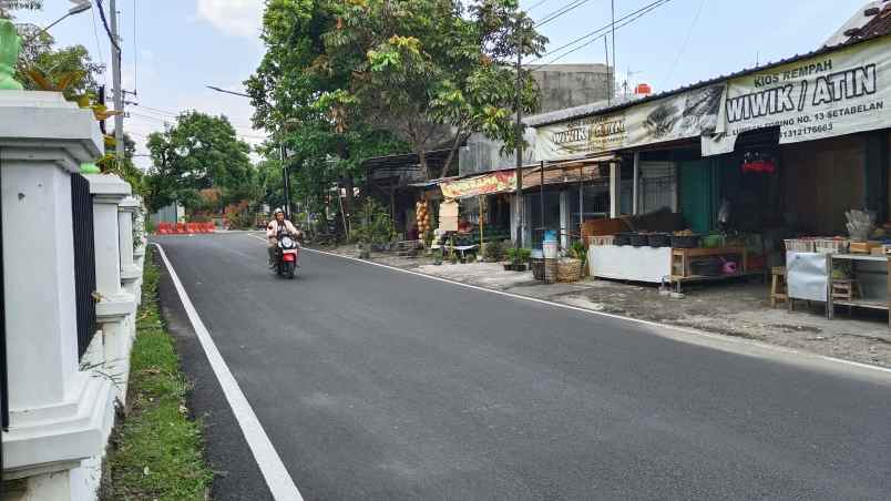 dijual kios toko strategis timur pasar legi solo