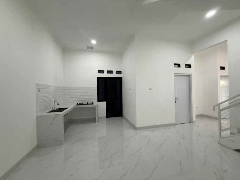 dijual ruko gudang kantor prima harapan regensy