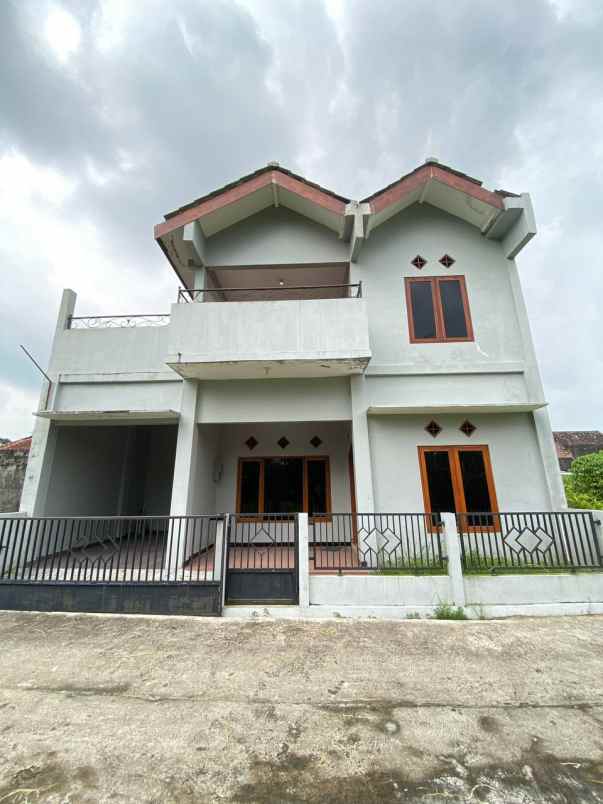 dijual rumah 2 km rsud sleman