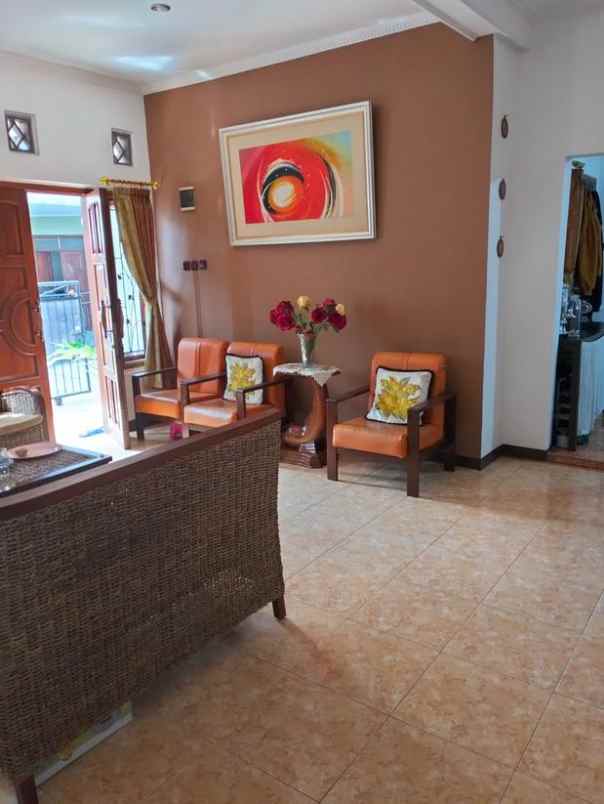 dijual rumah 2 lantai di komplek antapani mas bandung