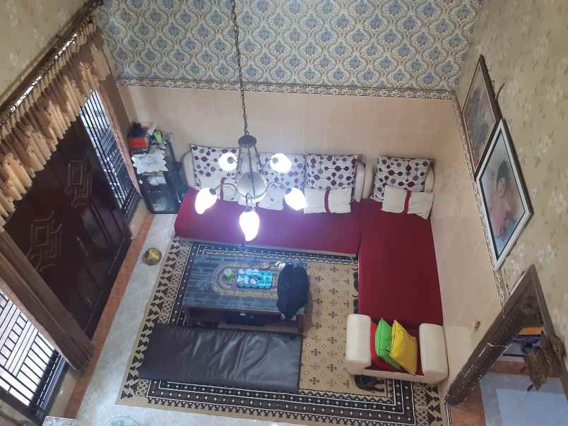 dijual rumah 2 lantai di perumahan taman gading jember