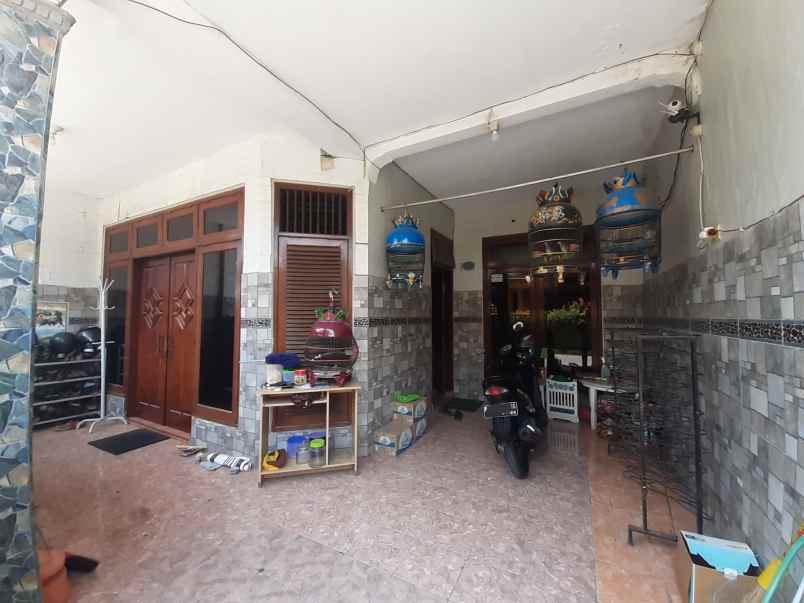 dijual rumah 2 lantai di perumahan taman gading jember