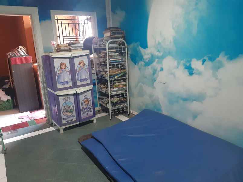 dijual rumah 2 lantai di perumahan taman gading jember