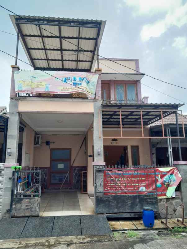 dijual rumah alamat perumahan alamanda