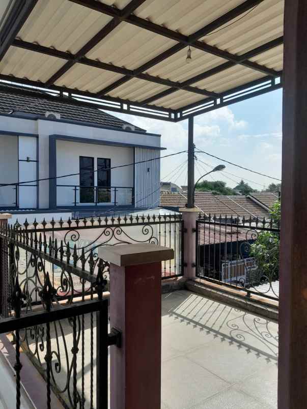 dijual rumah alamat perumahan alamanda