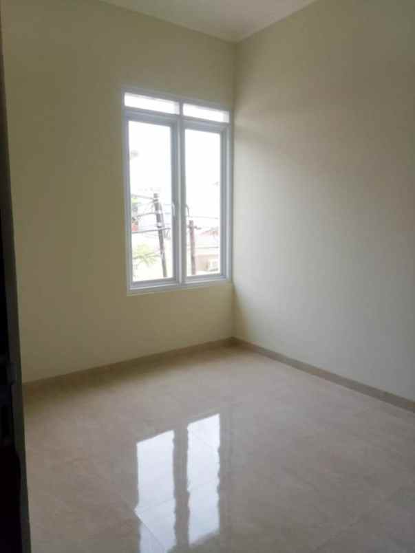 dijual rumah antapani