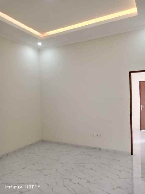 dijual rumah antapani