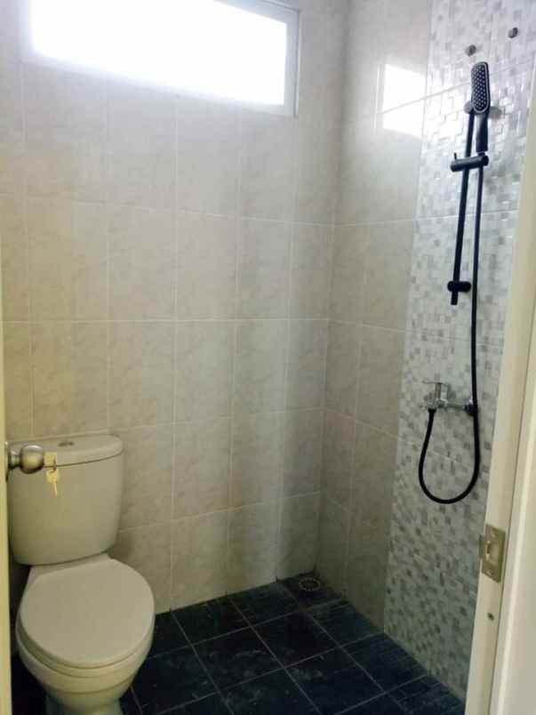 dijual rumah antapani