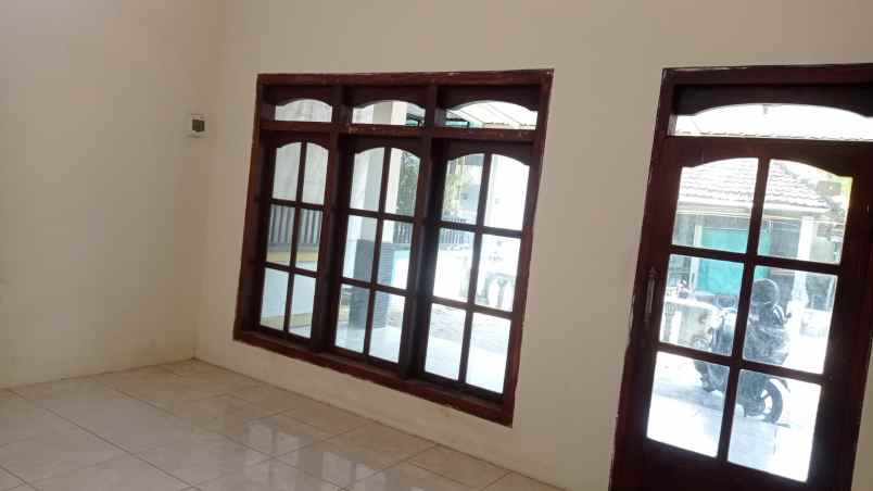dijual rumah besar mojosari mojokerto