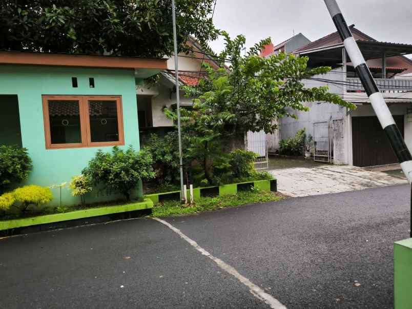 dijual rumah bintang metropol